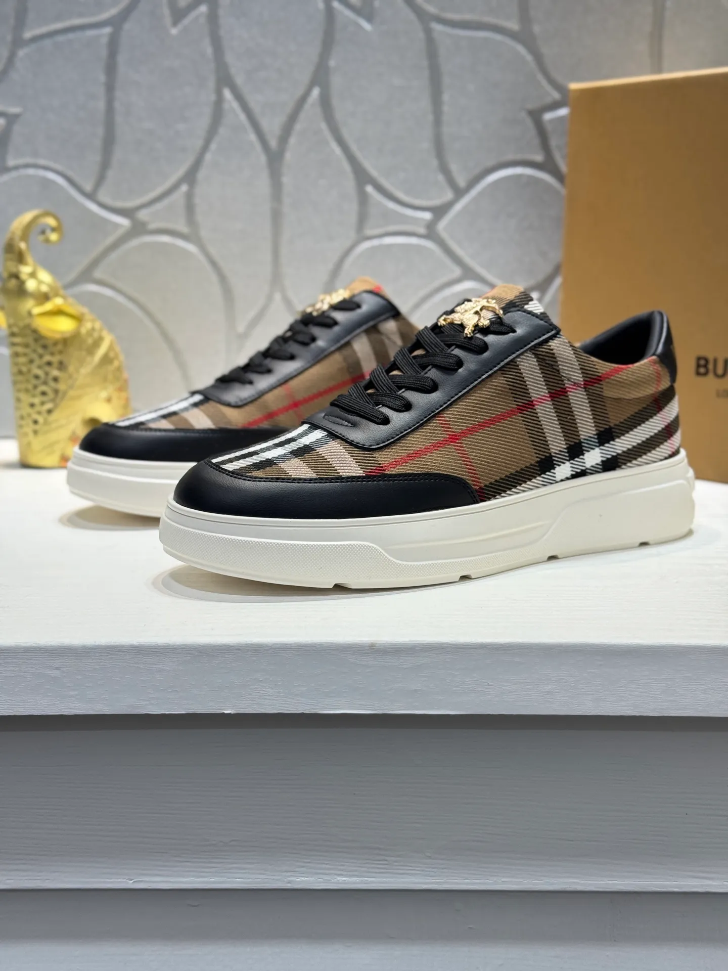 Men's Men's Shoes 💰420 [New Style] 🦑🦑BURBERRY◾▫️The new Burberry men's classic low-top sneakers are reinterpreted with Vintage retro plaid cotton and cowhide material, and are decorated with a new brand logo. Genuine leather lining, wear-resistant and non-slip rubber outsole! Available in multiple colors, a must-have for men. Size: 38-44 (45 customized
